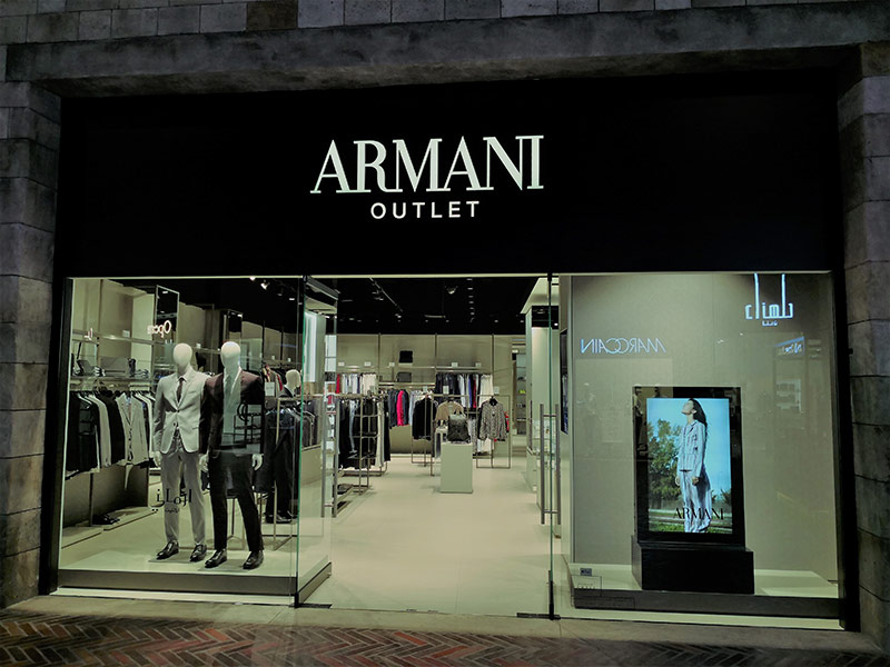 Total 39+ imagen armani outlet mall